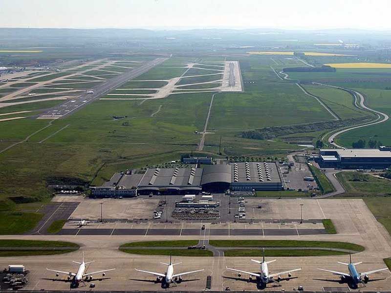 日本空運